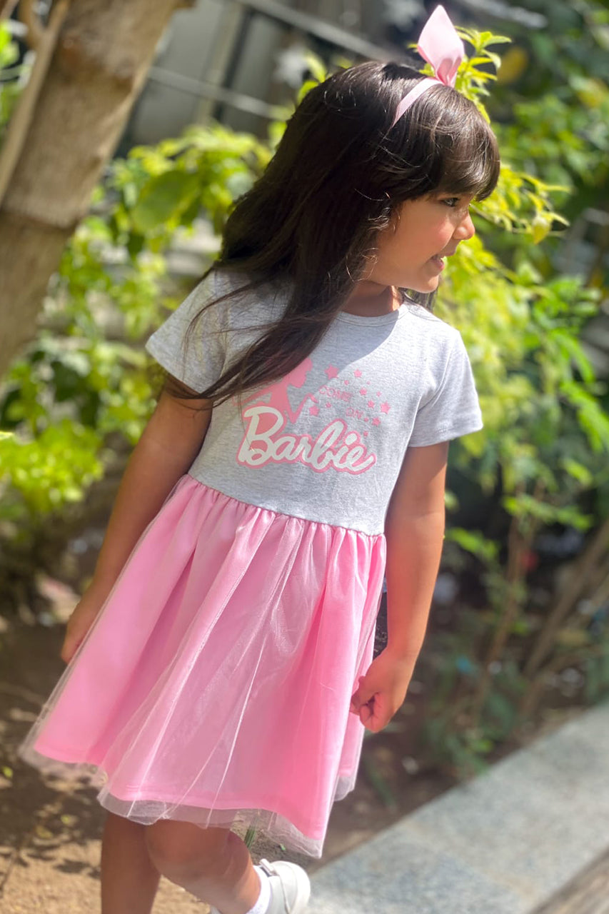 Girls' puffy dress with Barbie printed - Pink - focus view