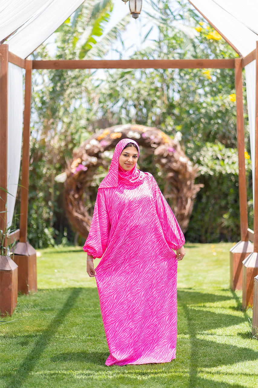Satin Essdal - Pink allover - front view