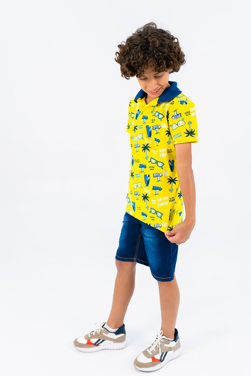 Boy's polo t-shirt with palm tree printed- yellow- side view
